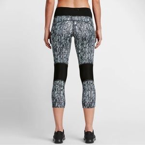 Nike Dri-fit yoga crop active workout leggings